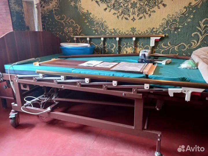 Медицинская кровать для лежачих больных