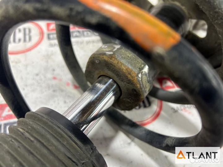 Стойка передняя правая toyota gaia