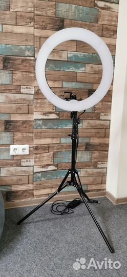 Кольцевая лампа Dioringlight