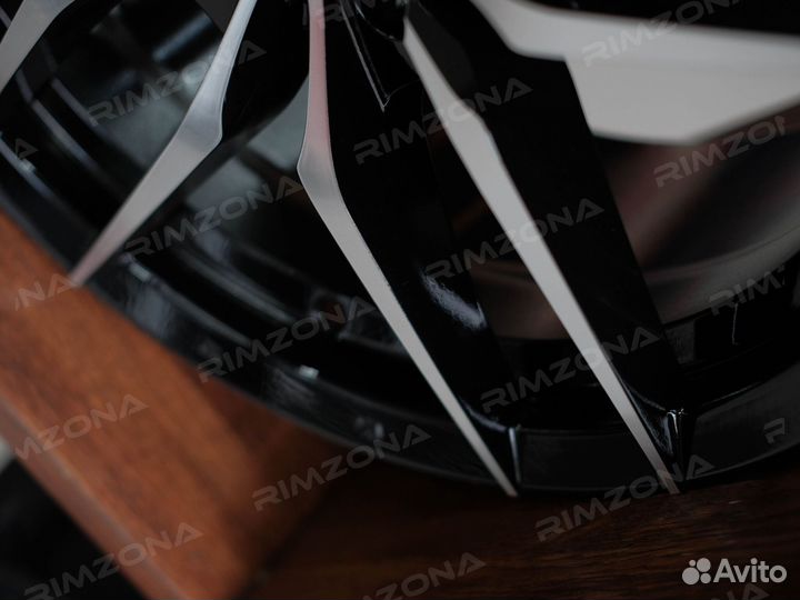 Литые диски HRE R17 на Solaris, Vesta. Арт653