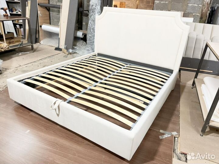 Кровать двухспальная