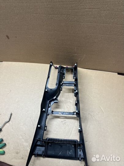 Накладка центральной консоли Toyota Fortuner 2