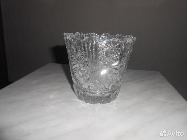 Ваза хрустальная