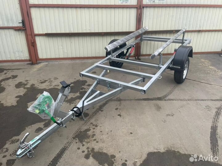 Лодочный прицеп 