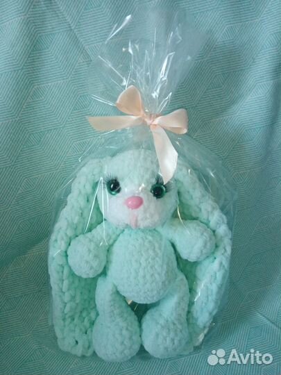 Подарок для девушке на 8 марта