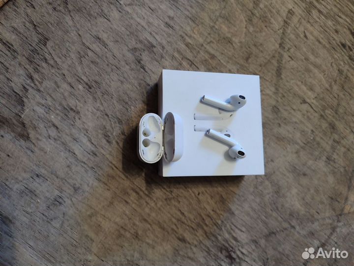 Беспроводные наушники apple airpods