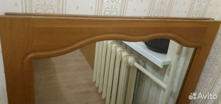 Зеркало в дубовой оправе