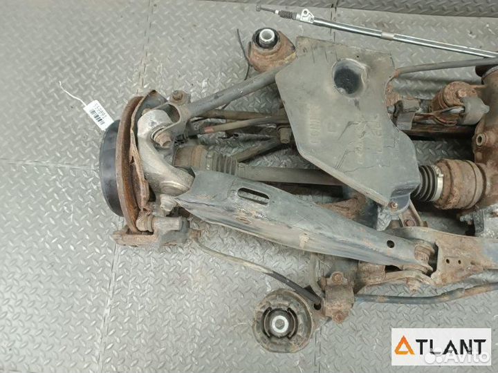 Балка подвески задний toyota crown