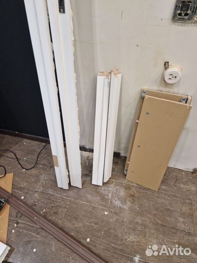 Белая дверная коробка для двери 70см