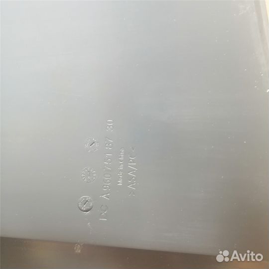 Облицовка кабины угловая правая Мерседес Бенц Кита