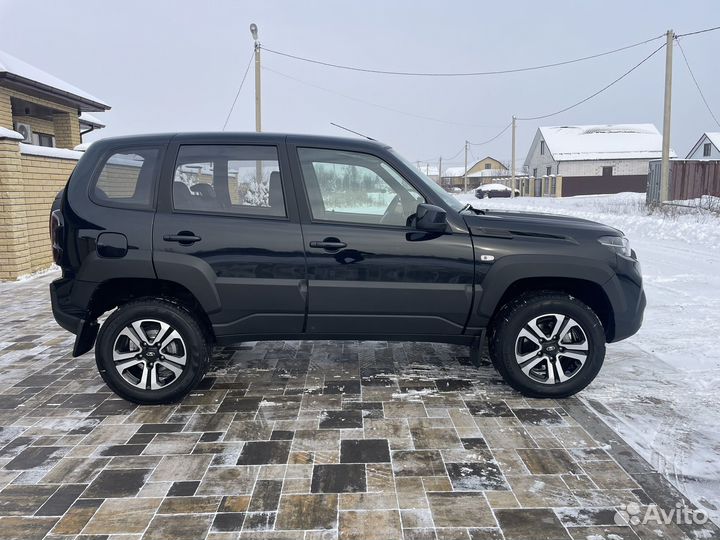 ВАЗ Niva Travel 1.7 МТ, 2024, 6 450 км