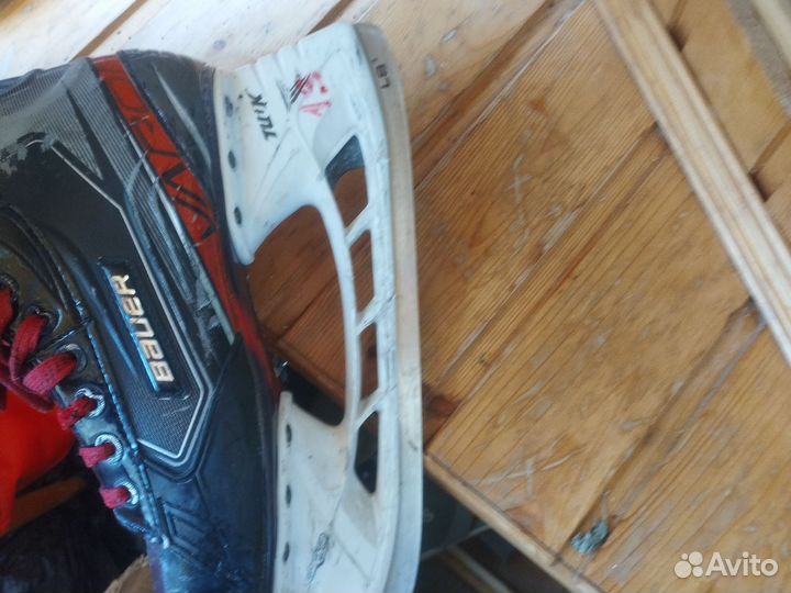 Хоккейные коньки bauer