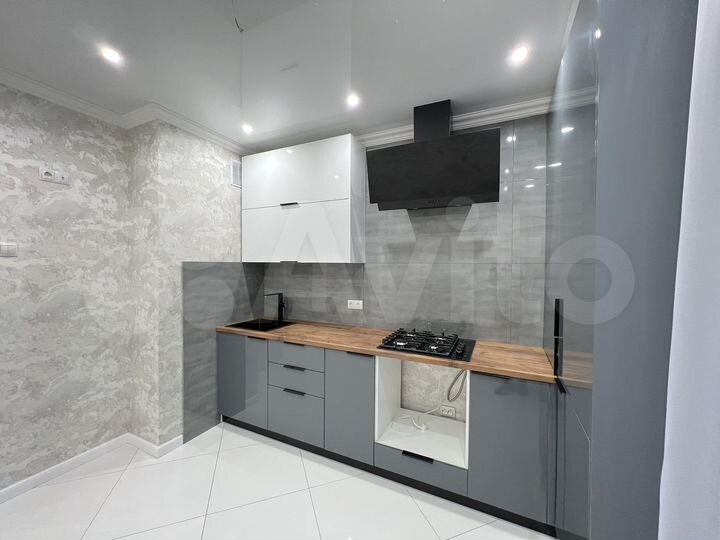 2-к. квартира, 60 м², 10/18 эт.