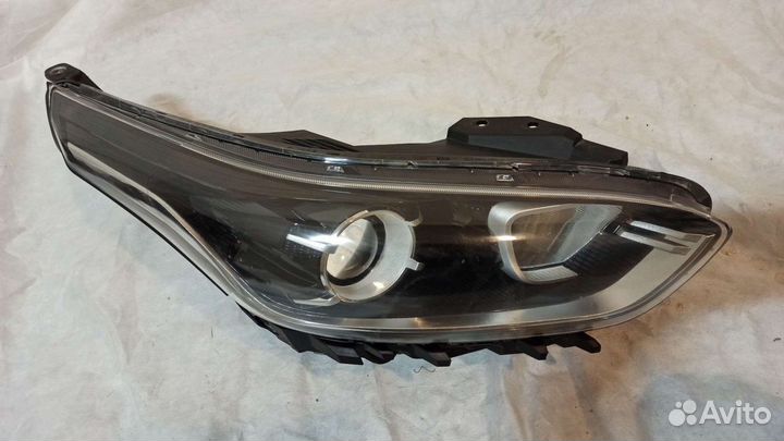 Фара правая Kia cerato 4 галоген