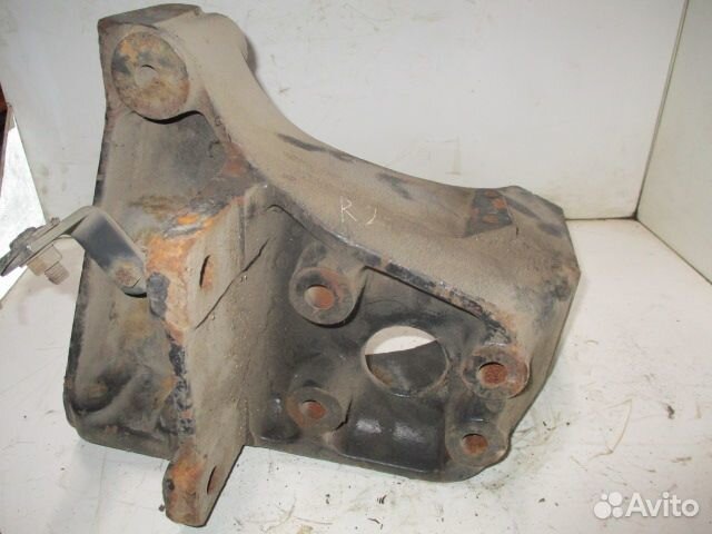 Кронштейн крепления торсиона L renault 5600201638