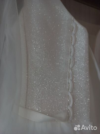 Свадебное платье 44