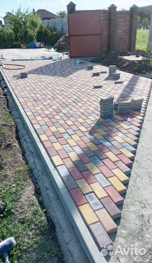 Укладка тротуарной плитки, брусчатки