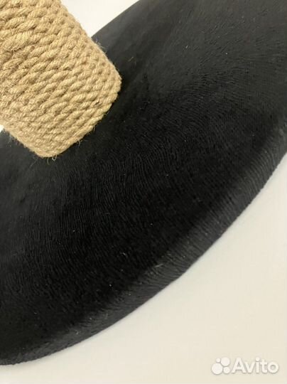 Когтеточка для кошек 80 см с мягким лежаком