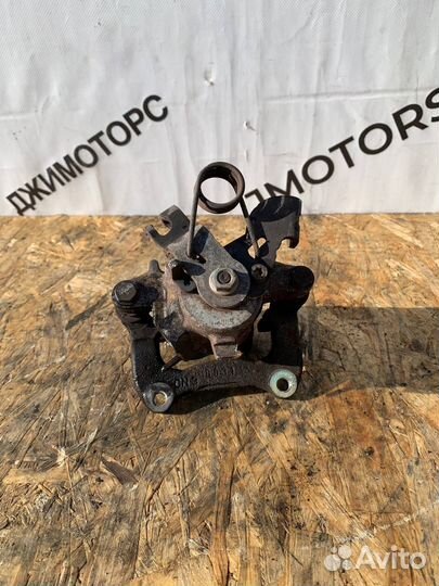 Суппорт тормозной задний правый Audi A4 B7