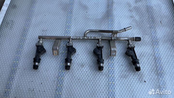Opel Astra z16xep форсунка топливная рампа