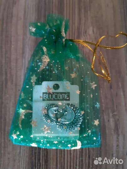 Брошь, браслет и заколки для волос