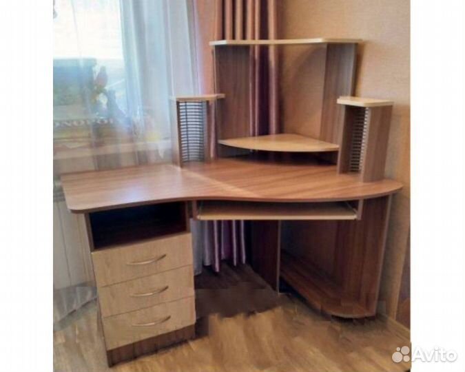 Компьютерный стол