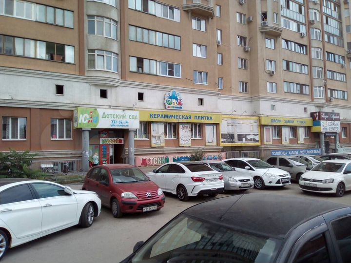 Торговое помещение, 392 м²