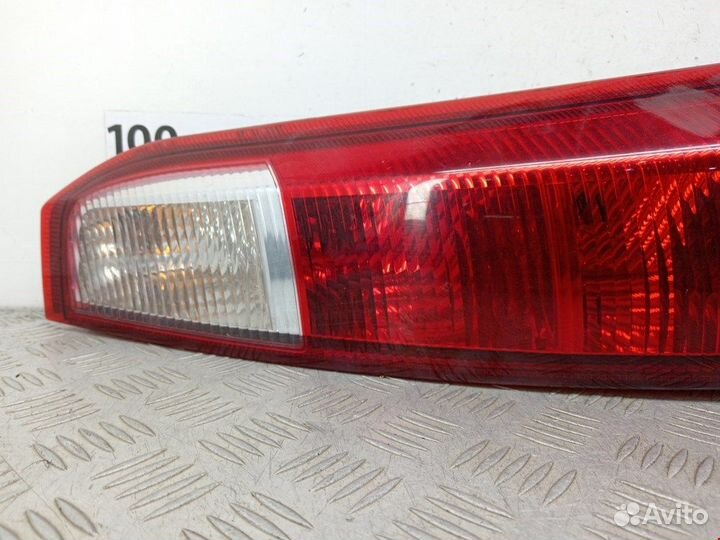 Фонарь задний для Opel Meriva A 93184713