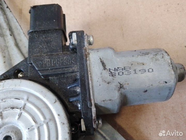 Стеклоподъемник задний правый Honda Civic 2008