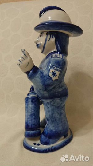 Гжель Бутылка штоф Пожарный мчс