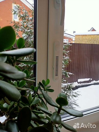 Приточный клапан с фильтром на окно