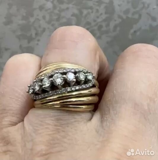 Золотое кольцо с бриллиантами