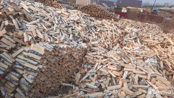Дрова березовые колотые.укладка в дровеник