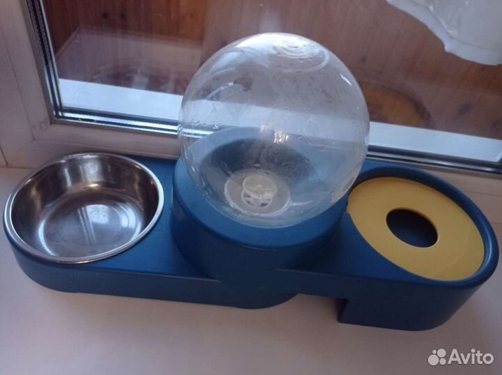 Поилка с кормушкой для кошек