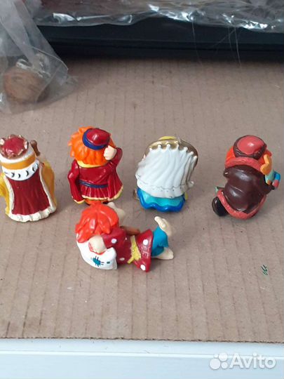 Фигурки киндер игрушки Емеля сказка