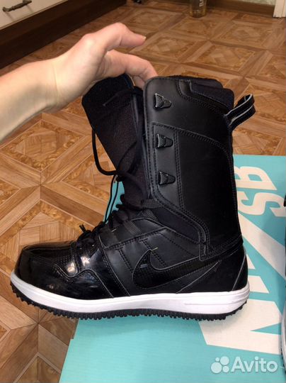 Сноубордические ботинки nike