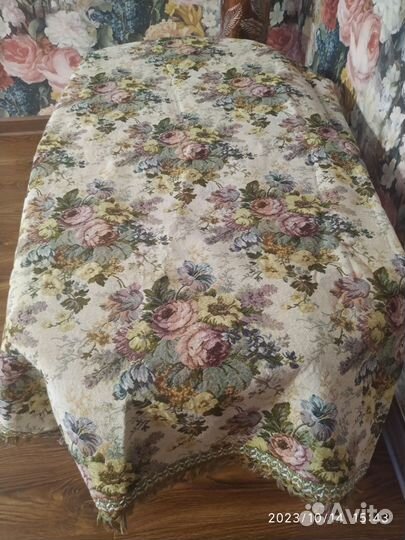 Скатерть на стол, гобеленовая. Италия