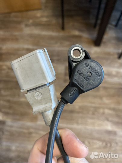 Датчик числа оборотов двигателя 0261210261