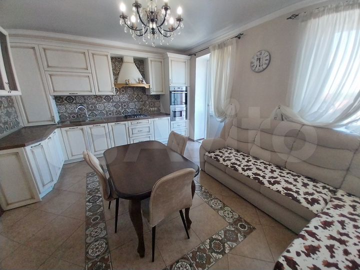 3-к. квартира, 81 м², 8/9 эт.