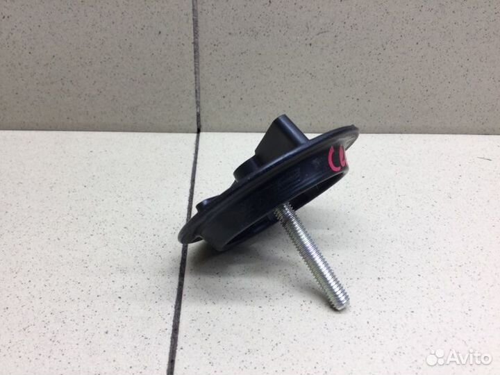 Болт крепления запасного колеса Kia Ceed универсал