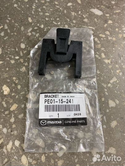 Кронштейн радиатора PE0115241