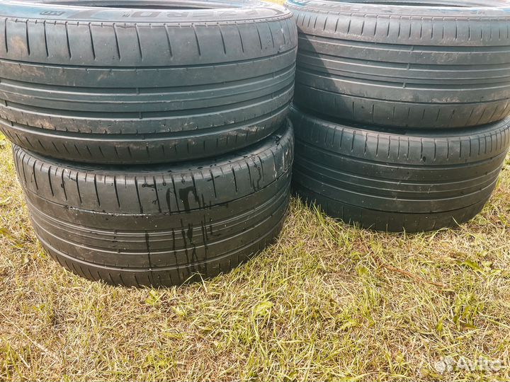 Pirelli P Zero 275/45 R21 и 315/40 R21 111Y