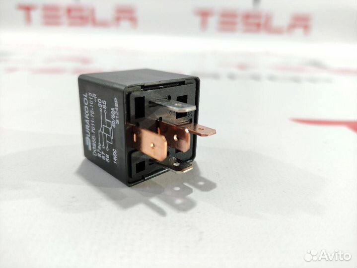 Реле блока предохранителей Tesla Model S 2014