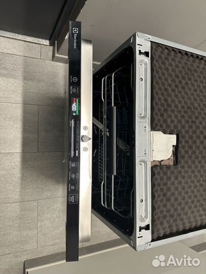 Посудомойка Electrolux 60см EEZ969300L