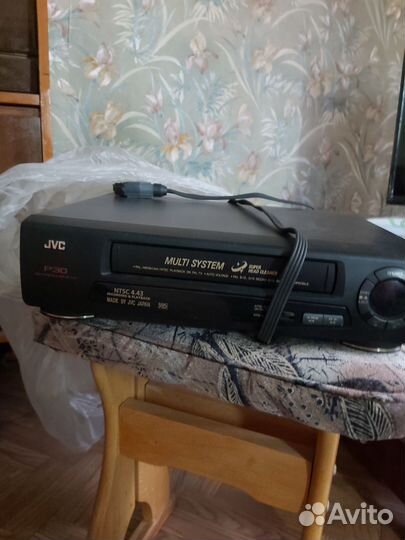Видеомагнитофон jvc