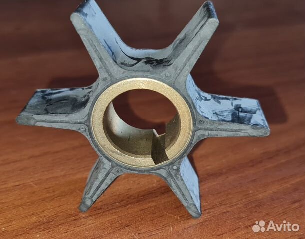 Крыльчатка помпы Suzuki DT75-85(метал. втулка)