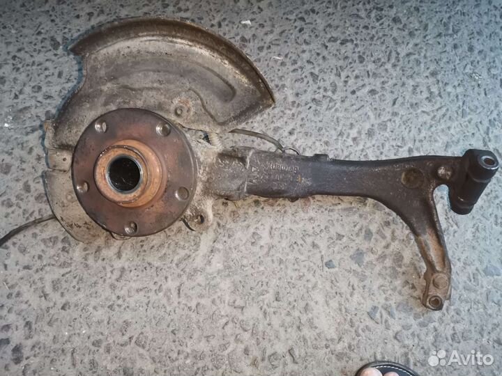 Кулак поворотный audi a4 b5