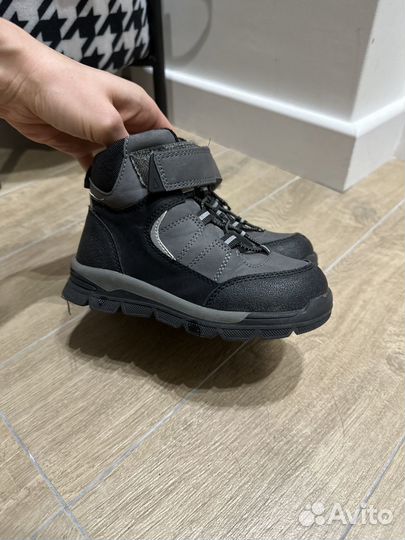 Продам ботинки