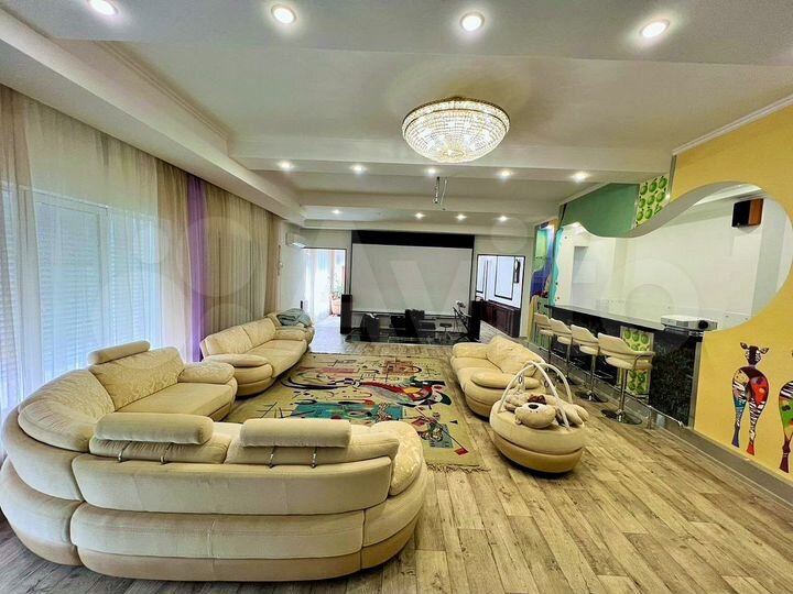 Коттедж 400 м² на участке 28 сот.