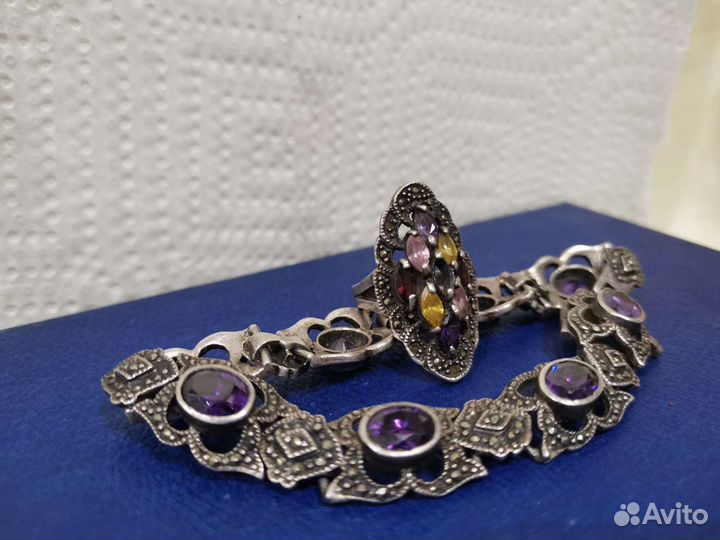 Красивая серебряная гарнитура: браслет и кольцо